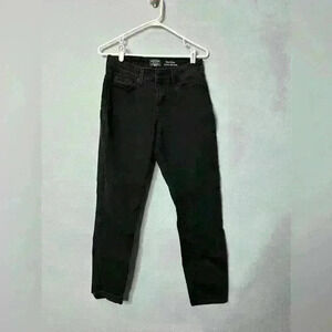 Levi’s mid rise ankle jeans women’s 28